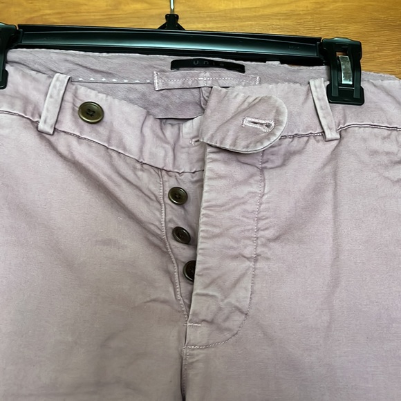 Berry colored pants with 3 buttons down - Picture 3 of 3